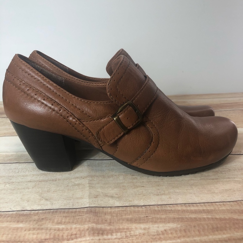 Baretraps Haydon brown leather ankle boots 8.5 women’s shoes